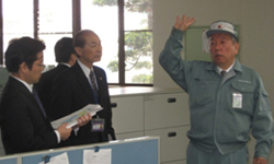 �R���T���e�B���O���i