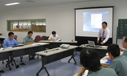 �R���T���e�B���O���i